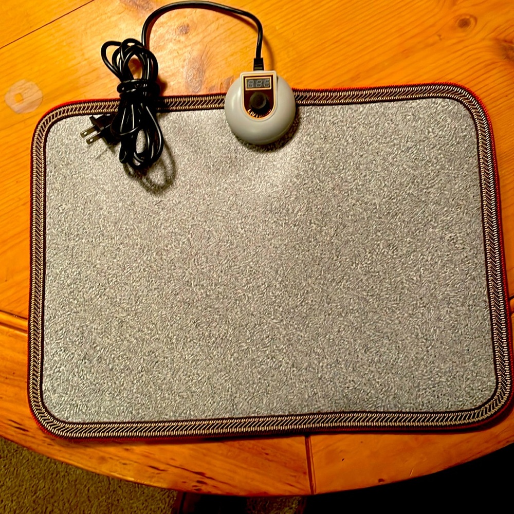 Livtrib feet warmer Pad, new, never used.